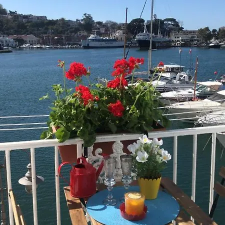 아파트 Riva Destra 이스키아