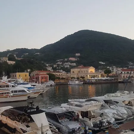 Riva Destra 이스키아