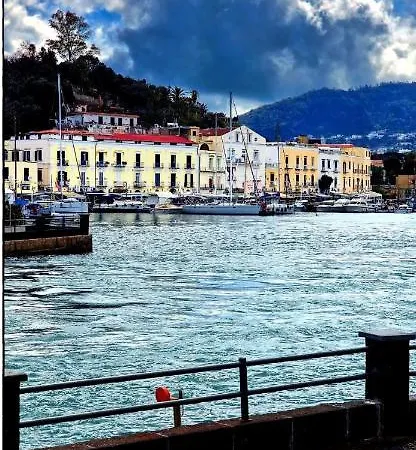 아파트 Riva Destra 이스키아