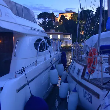 Riva Destra 아파트